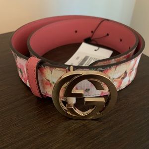 Gucci Pink GG Blooms Belt Size 75❤